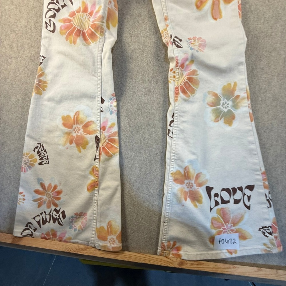 We The Free Free People Penny Flare Jeans Floral Peace Love Cream 28 Retro 70s - Picture 3 of 9